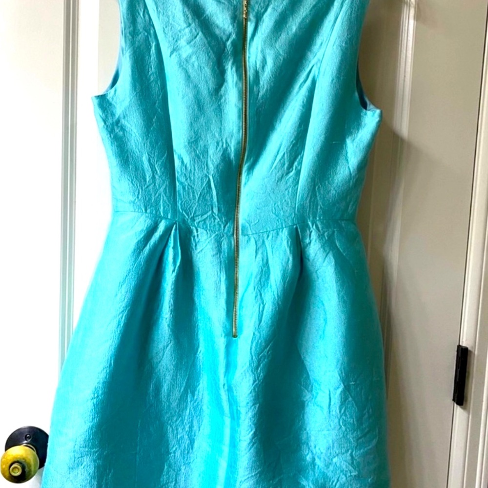 Breakfast at Tiffany’s in this Kate Spade Tiffany blue silk - Picture 10 of 11